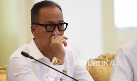 Menteri Perindustrian Agus Gumiwang Kartasasmita