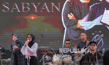 'Ngabuburit Charity' aplikasi Umma menggandeng grup musik gambus Sabyan (Foto: grup musik gambus Sabyan)