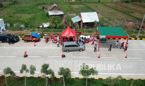 PT Jasa Marga (Persero) Tbk memastikan operasional tempat peristirahatan di jalan tol selama masa mudik Lebaran Idul Fitri 2020 tetap beroperasi 24 jam. Hanya saja, Direktur Pengelolaan Gedung dan Fasilitas PT Jasamarga Related Business Tita Paulina akan ada pembatasan aktivitas di tempat peristirahatan. 