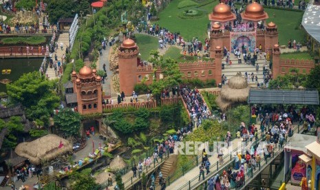 Kawasan wisata di Bandung kerap ramai dipadati pengunjung. Namun sejak merebaknya virus corona, jumlah wisatawan dan tingkat hunian hotel pun menurut 30 persen (ilustrasi) 