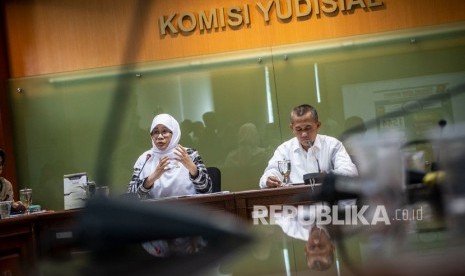 Komisi Yudisial (KY).