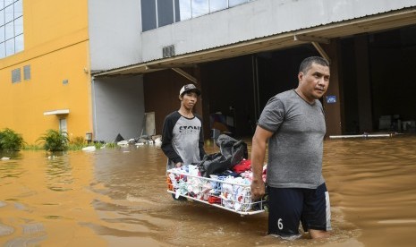 Banjir Jakarta merendam sejumlah perumahan termasuk di Kawasan Mampang. Foto ilustrasi banjir Jakrta