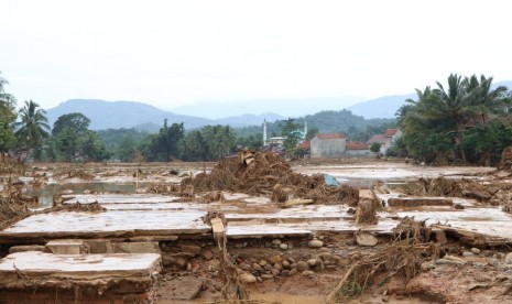 Banjir Bandang di Kabupaten Lebak, Banten