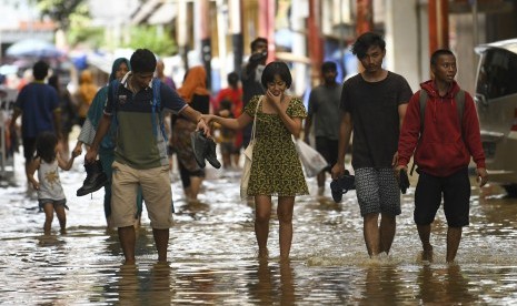 Pemerintah Provinsi (Pemprov) Jawa Tengah (Jateng) menyatakan siap mengirimkan bantuan personel, peralatan, serta logistik untuk mendukung penanganan dampak banjir di wilayah DKI Jakarta dan sekitarnya.