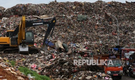 Sampah masih menjadi masalah yang sulit dicarikan solusinya. PLTSa namun disebut bukan solusi mengolah sampah sebab berdampak buruk ke lingkungan.