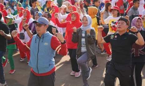 Kota Sukabumi membangkitkan budaya olahraga senam dengan gerakan Minggu Bergerak (Gurak) di Lapang Merdeka, Kota Sukabumi, Ahad (19/1)