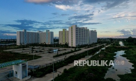 Rusunami)Jakabaring, Palembang, Sumatra Selatan. Warga Sumsel diminta mewaspadai perubahan cuaca selama peralihan dari musim hujan ke musim kemarau.