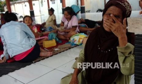 Sejumlah warga korban banjir yang berada di pengungsian (ilustrasi)