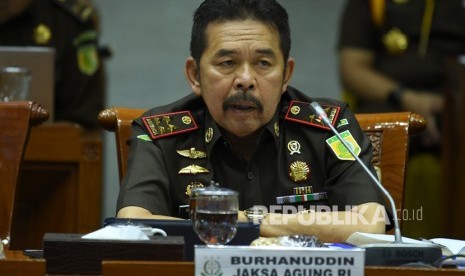 Namanya Ada di Dakwaan Pinangki, Jaksa Agung tak Peduli