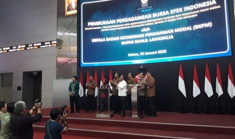 Pembukaan perdagangan Bursa Efek Indonesia dilakukan oleh Kepala Badan Koordinasi Penanaman Modal (BKPM), Bahlil Lahadalia. Acara disertai dengan penandanganan MoU peningkatan pemahaman pasar modal dan penanaman modal serta sinergi informasi perusahaan di Indonesia antara BKPM dan BEI, Selasa (28/1). 