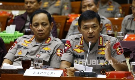 Wakapolri Komjen Pol Gatot Eddy Pramono (kiri)