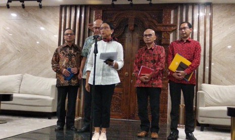 Menteri Luar Negeri RI Retno Marsudi memberikan statement terkait evakuasi WNI dari Provinsi Hubei, Cina, Jumat (31/1)