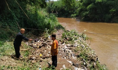 Sungai Cimanuk, Desa Sukasenang, Kecamatan Bayongbong, Kabupaten Garut.