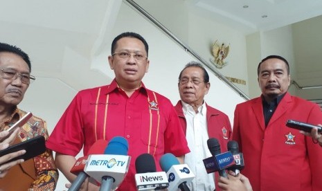 Jajaran pengurus Dewan Pimpinan Nasional Sentra Organisasi Karyawan Swadiri Indonesia (SOKSI) usai menemui Wakil Presiden Ma