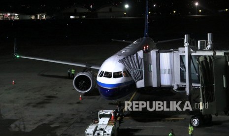 PT Angkasa Pura I (Persero) Bandara Internasional Jenderal Ahmad Yani menunda pembukaan rute penerbangan langsung Semarang-China (Foto: ilustrasi penerbangan)