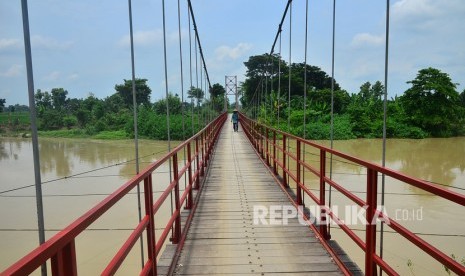 Kementerian PUPR bangun jembatan gantung di Sangihe. Jembatan Gantung,(ilustrasi).