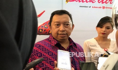 Direktur Utama Batik Air Achmad Lutfie. Direktur Utama Batik Air Achmad Lutife meninggal dunia pada Sabtu (23/1) di sebuah rumah sakit di Tangerang, Banten.