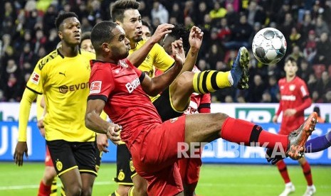 Borussia Dortmund menghadapi Bayer Leverkusen pada pertandingan Bundesliga Jerman (ilustrasi). Bundesliga merencanakan kembali memulai kompetisi pada awal Mei.