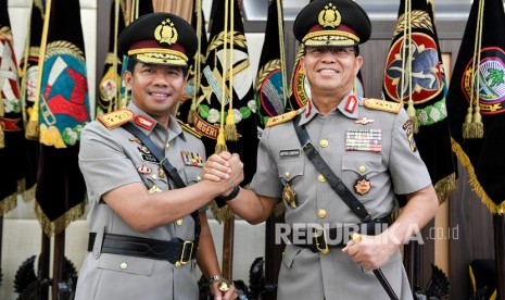 Kepala Divisi Hukum (Kadivkum) Polri Irjen Remigius Sigid Tri Hardjanto (kiri).