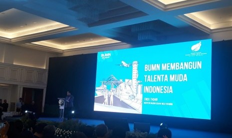 Menteri BUMN Erick Thohir saat menghadiri Seminar Penguatan Program Magang Mahasiswa Bersertifikat (PMMB)  BUMN tahun 2020 oleh Kementerian BUMN melalui Forum Human Capital Indonesia  (FHCI) di Menara Mandiri, Jakarta, Rabu (12/2).