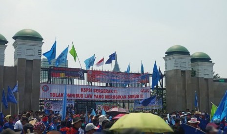 Ilustrasi aksi buruh. Polda Metro Jaya memastikan tidak akan mengeluarkan izin untuk aksi unjuk rasa memperingati Hari Buruh Internasional atau May Day pada 1 Mei 2020 di Jakarta dan sekitarnya.