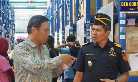 Kepala Kantor Bea Cukai Magelang Heru Prayitno Kunjungi Dua Perusahaan Kawasan Berikat, Jumat (7/2). 