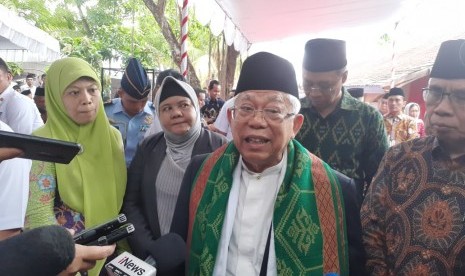 Wakil Presiden Maruf Amin saat ditemui di sela kunjungan kerja di Lombok Tengah, NTB, Kamis (20/2).