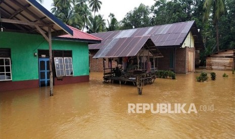 Sejumlah rumah terendam banjir bandang (ilustrasi).