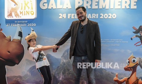 Aktor Zack Lee berpose bersama Aktris Mikhaela Lee Jowono saat menghadiri acara Gala Premier film Animasi Riki Rhino di Jakarta, Senin (24/2/2020). 