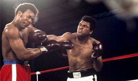 30 Oktober 1974, Rumble in the Jungle. Pertandingan antara Muhammad Ali dan George Foreman.