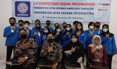 35 mahasiswa dari Universitas BSI kampus Tasikmalaya lulus uji kompetensi programmer. 