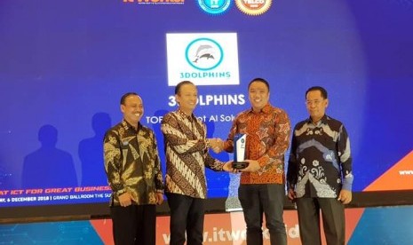 3Dolphins menerima TOP Chatbot AI Solution 2018 di Jakarta