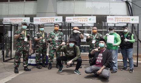  4 (unit) Body Chamber, diserahkan oleh DMC Dompet Dhuafa bersama super volunteer Dr Tirta kepada Satgaskes Tower 3 RSD Wisma Atlet Kemayoran.