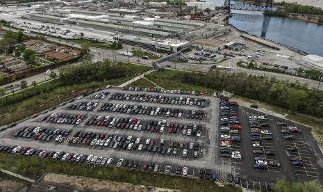 Foto udara fasilitas FCA Chrysler Belvidere Assembly yang tertutup tempat kendaraan Jeep SUV diproduksi, Belvidere, Illinois, AS.