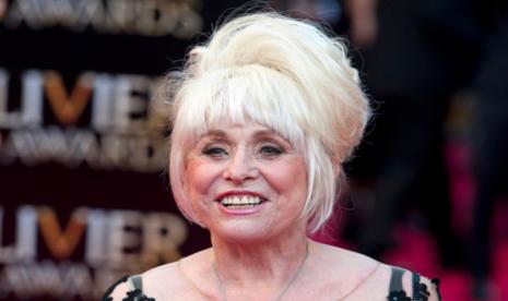 Aktris Alice In Wonderland, Dame Barbara Windsor, mengidap alzheimer.