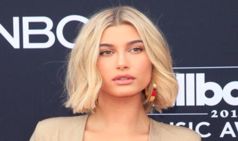 Hailey Bieber alami stroke ringan yang membuatnya harus dirawat di rumah sakit.