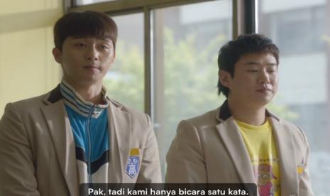 Tangkapan layar salah satu adegan Fight For My Way, drakor yang tayang di Viu.