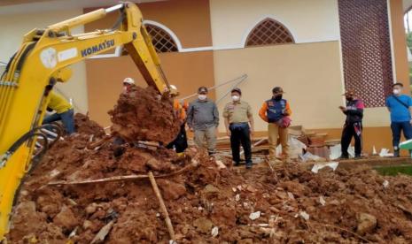 Kementerian Sosial (Kemensos) bertidak cepat membantu masyarakat korban tanah longsor di wilayah Desa Cihanjuang, Kecamatan Cimanggung, Kabupaten Sumedang, Provinsi Jawa Barat. 