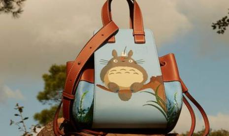 Kolaborasi Loewe dan Totoro.