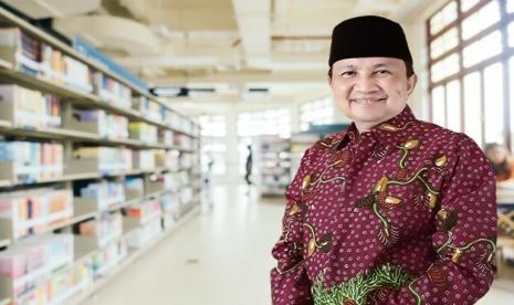 Ketua LP  Ma’arif  NU  PBNU  KH. Z.  Arifin  Junaidi  saat   memberikan   sambutan   pada Pelatihan Online Olimpiade Matematika bekerja sama dengan Klinik Pendidikan MIPA, Senin (25/1) lalu mengatakan lewat pembelajaran Matematika inilah diharapkan para guru dapat mengantarkan para murid lebih mudah mengagumi alam semesta dan keagungan Allah SWT,