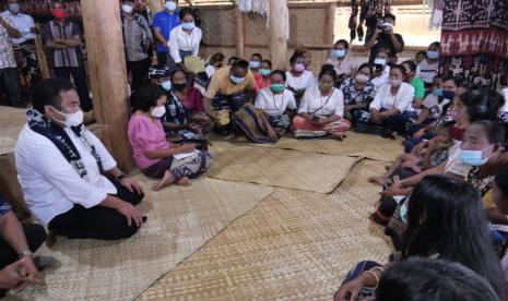 Wakil Ketua DPR RI Rachmat Gobel mengajak semua pihak untuk bersimpati dan membantu korban bencana di Nusa Tenggara Timur (NTT). 