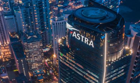 Menara Astra Internasional. Untuk sektor industri, Mirae memilih dua saham yaitu Astra International (ASII) dan United Tractors (UNTR). UNTR dinilai memiliki kinerja yang positif.