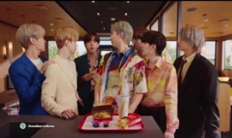 Kolaborasi BTS x McDonald’s, The BTS Meals resmi hadir di Indonesia pada 9 Juni. 