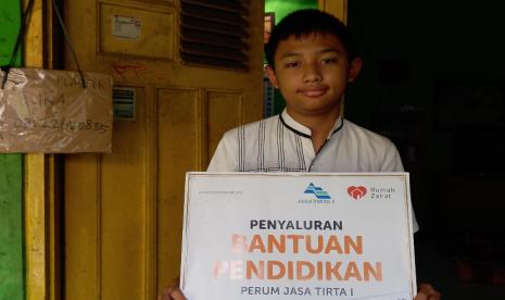 Peruma Jasa Titra I Malang bersinergi dengan Rumah Zakat memberikan bantuan pendidikan untuk memberikan kemudahan dan meringankan beban orang tua. Bantuan ini disalurkan untuk 50 anak di tiga kota yaitu Kabupaten Toba, Kabupaten Asahan, dan Kota Solo di akhir bulan Juli lalu.