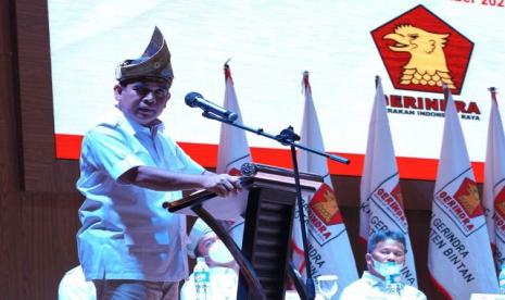 Sekjen Gerindra, Ahmad Muzani, mengingatkan kadernya untuk tetap bersama rakyat 