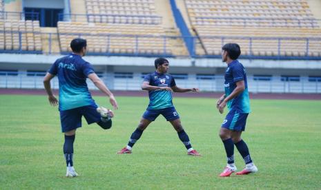 Latihan Persib Bandung di Stadion Gelora Bandung Lautan Api, Kota Bandung, Selasa (14/9).