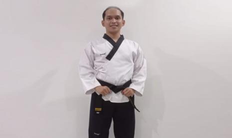 Muhammad Azhar Gunawan, mahasiswa Universitas BSI (Bina Sarana Informatika) kampus Tasikmalaya berhasil meraih juara 3 dan mendapatkan medali perunggu pada kelas Kategori Poomsae Senior Putra U-20. 