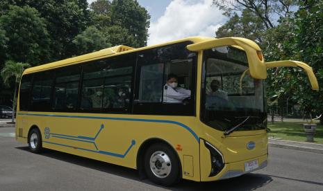 Ilustrasi bus listrik. PT INKA yang dikenal sebagai produsen kereta api kini melebarkan sayap ke bus listrik.