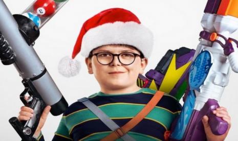 Aktor cilik Archie Yates dalam poster film Home Sweet Home Alone.