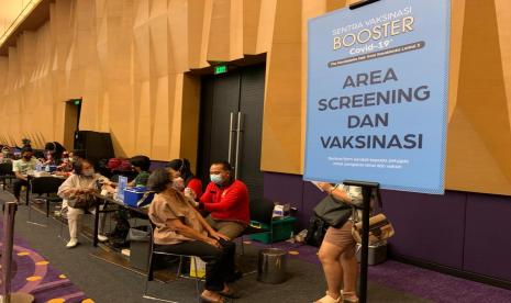 Pusat perbelanjaan Kota Kasablanka (Kokas) menyelenggarakan program vaksinasi booster Covid-19 gratis untuk masyarakat umum, terutama lansia. Program vaksin booster dilaksanakan mulai 24 Januari hingga 4 Februari 2022, kecuali Sabtu dan Ahad sejak pukul 09.00 sampai 12.00 WIB dan 13.00 sampai 14.00 WIB. 